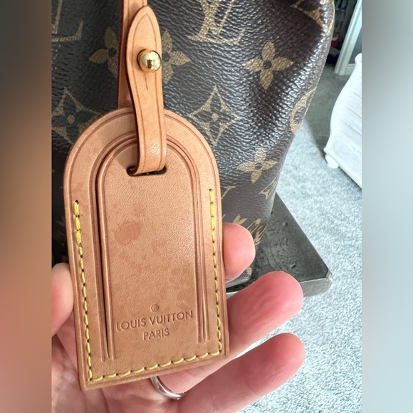 Authentic Louis Vuitton Graceful MM, peony inside - Picture 14 of 14